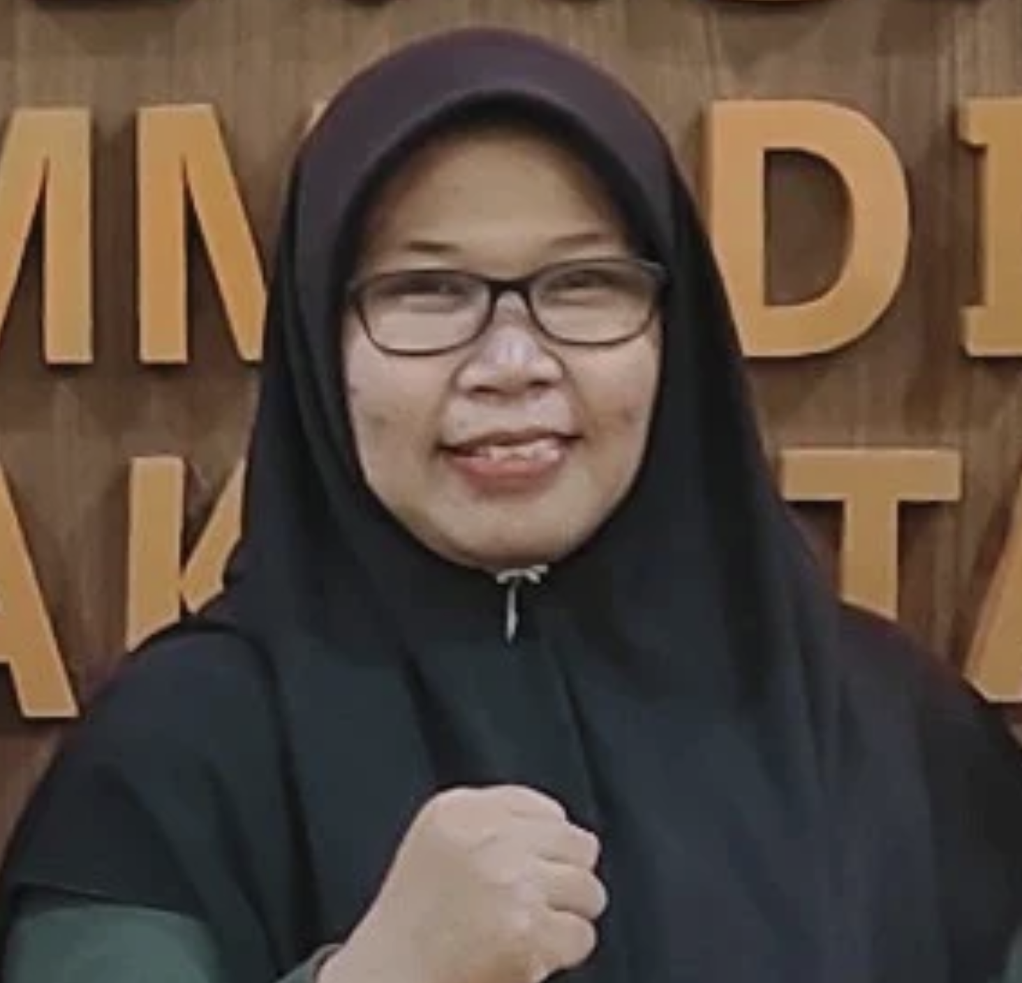 Ibu Esti