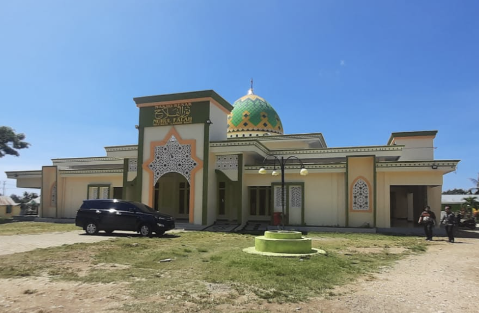 Foto Masjid Nurul Falah Waemat