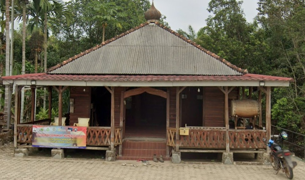 Foto Masjid Kayu Al-Bina